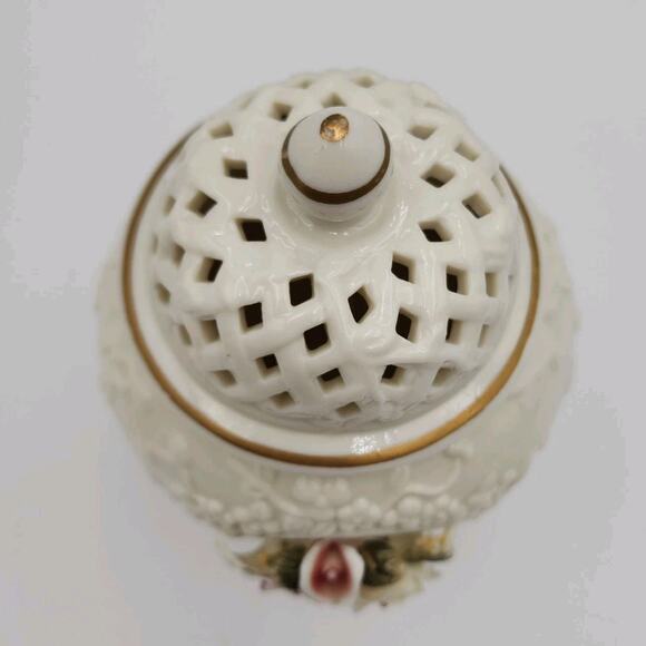 VTG Chinese 3D Flowers Porcelain Ginger Jar Urn Vase Pierced Lid Gold Trim 8" - Picture 9 of 9